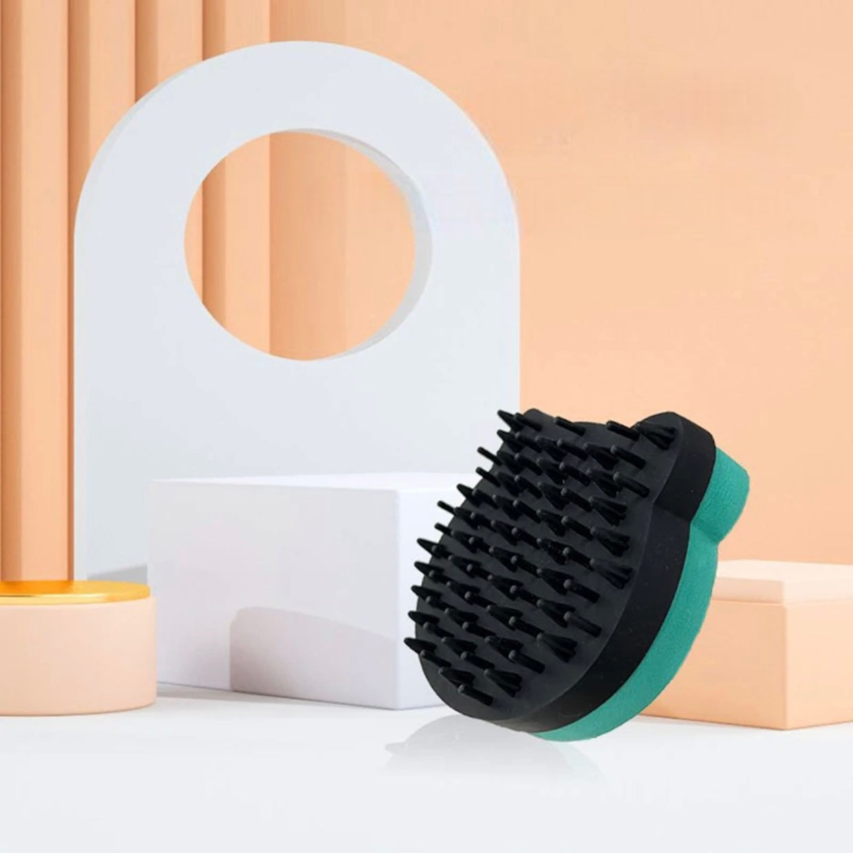Soft Pins Pet Deshedding Brush - Gentle Grooming for Your Beloved Companion